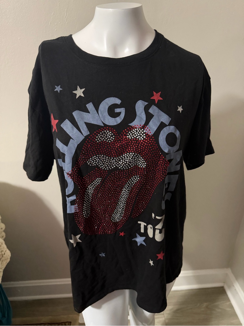 the Rolling Stones women’s Black Graphic Tee with Red Rhinestone Tongue